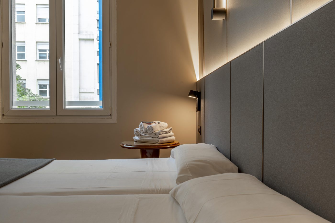 Producción de Vídeo HD de una cocina moderna en Fuenlabrada, optimizada para la venta cerca del Campus de la URJC.